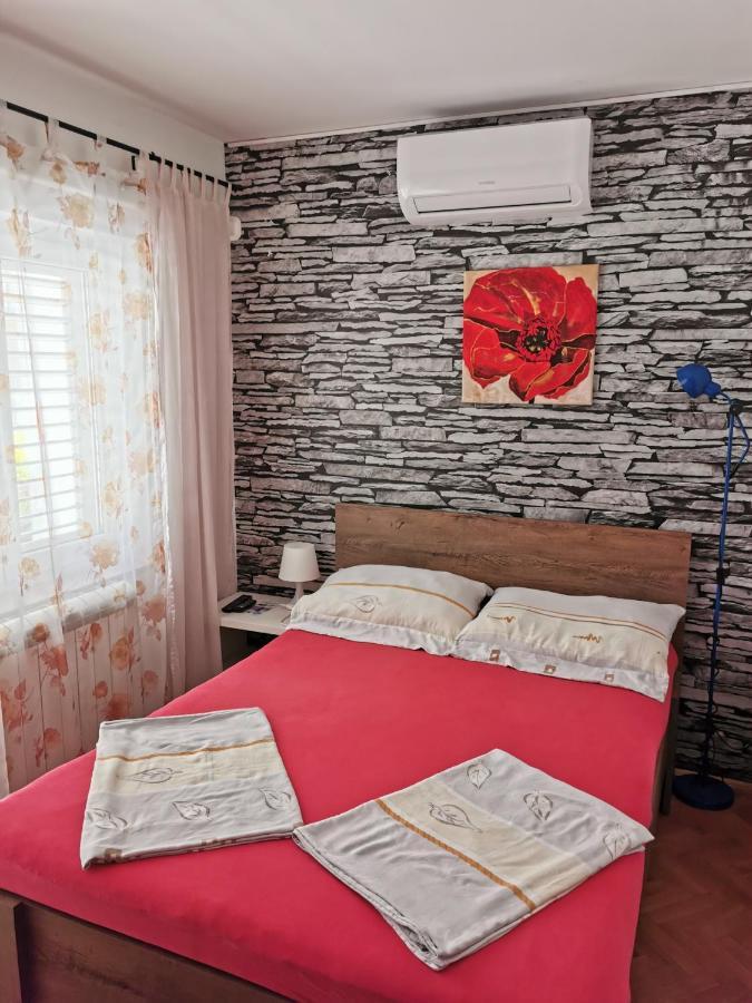 Villa Milic*** Donji Seget Екстериор снимка